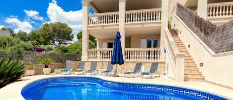 Immaculate Mallorca Villa | Las Olas | 3 Bedrooms | Ideal for Families & Couples | Alcudia