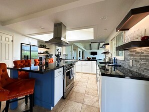 Fallbrook Villa gourmet kitchen