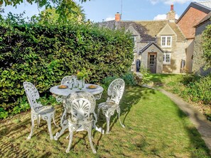 Garden | Patience Cottage, Milton-Under-Wychwood