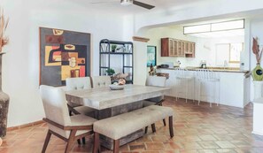 04.Dining Room