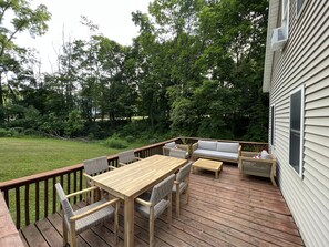 Front porch and front door access