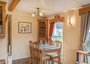 Madeira - Tan-Y-Fron Holiday Park, Dolgellau