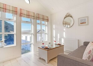 Larkstone Elegance - Beach Cove Coastal Retreat, Hele Bay, Ilfracombe