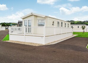 Platinum 2 - Riverside Holiday Village, Bleadon, Weston-Super-Mare