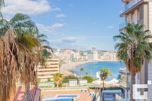 Vue de la terrasse sur les environs