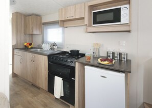 Santana Pet Friendly - Burrowhead Holiday Village, Isle of Whithorn