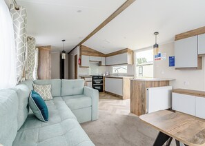 Platinum Caravan 6 (Pet) - Skegness Fields, Skegness