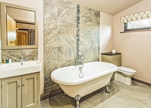 Woodland View Superior 2 Bed - The Sherwood Hideaway Lodges, Perlethorpe, Newark-on-Trent