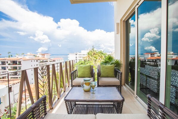 Condo - Image 2
