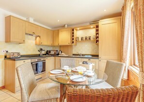 Sturt Lodge - Tilford Woods Lodge Retreat, Tilford, Farnham