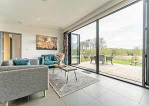 Lakeview Retreat - Swanborough Lakes Luxury Lodges, Lewes