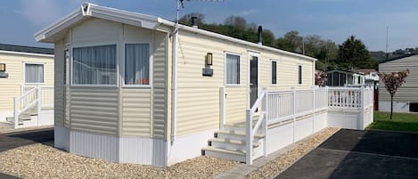 Purn Gold 6 (Pet) - Riverside Holiday Village, Bleadon, Weston-Super-Mare