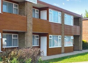 Shakespeare Ground Floor Apartment (Pet) - North Shore Holiday Park, Roman Bank, Skegness