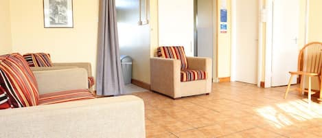 Tennyson First Floor Apartment (Pet) - North Shore Holiday Park, Roman Bank, Skegness