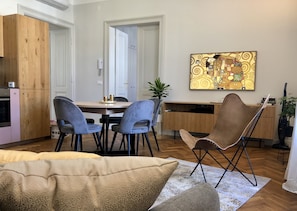 Riverside Apartment Ljubljana - Wohnzimmer
