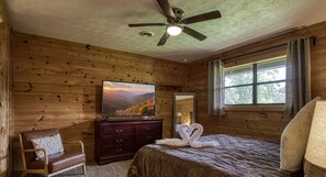 Pigeon Forge Cabin Near Dolly Wood Master Bedroom