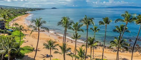 Ocean~ Beach~ Island & Mountain Views all from your lanai!