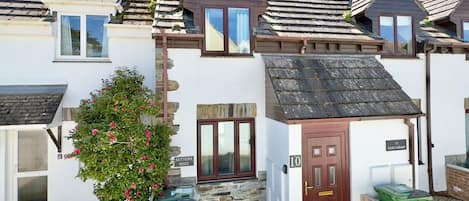 Front of Setters Rest Holiday Cottage, Padstow, North Cornwall