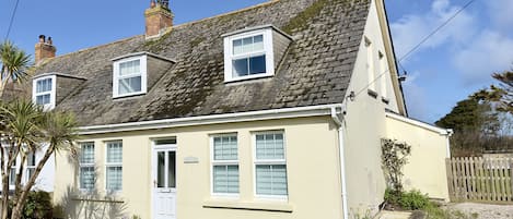 view of Treaaron, Holiday Home, St Merryn, North Cornwall