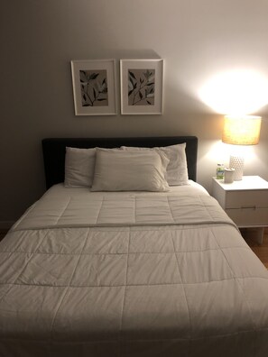 Bedroom facing residential pocket - quiet and minimal noise in the evenings.