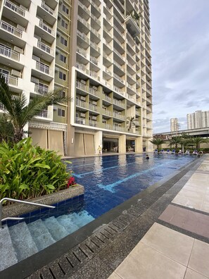 Lap pool for adults
And kiddie pool. 