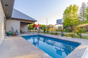 Heated Salt Water Pool