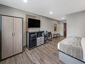 Unit with 1 King Bed