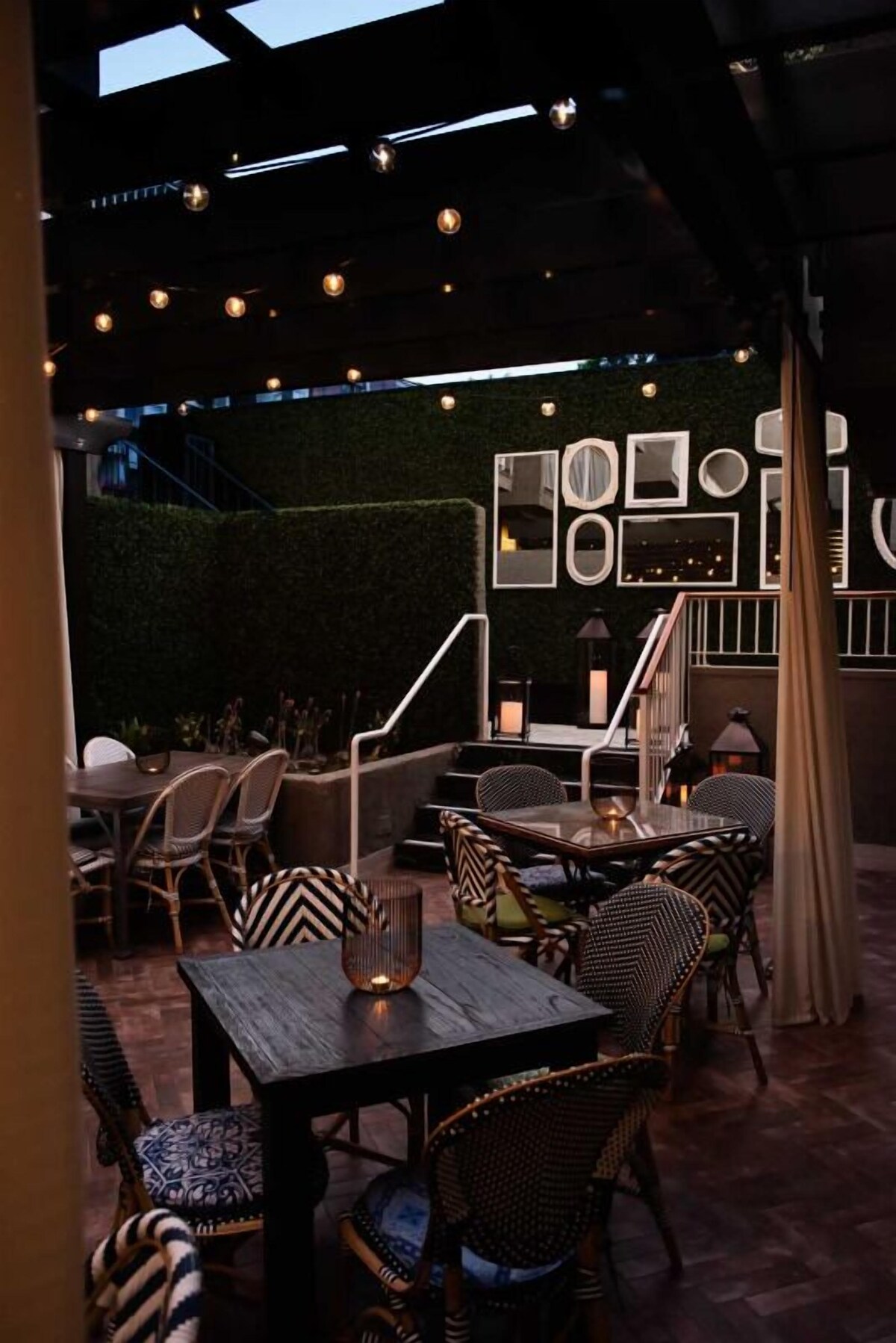 Explore Stunning Views of Los Angeles in Style! Valet Parking, Rooftop Pool!