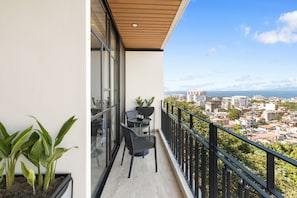 Condo - Image 4