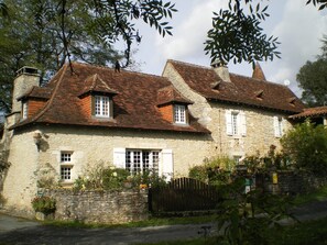 Entrée de la loge par le jardin clos
