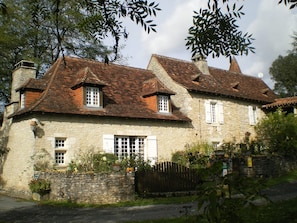 Entrée de la loge par le jardin clos