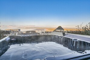 Hot tub overlooking Westward Ho beach