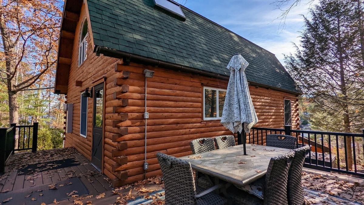 Smith’s Point Retreat on Lake Winnipesaukee with indoor pool!