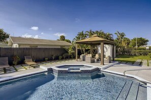 22 Back Yard.jpg