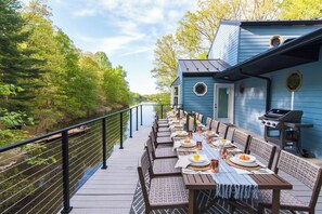 Deck seating for 18