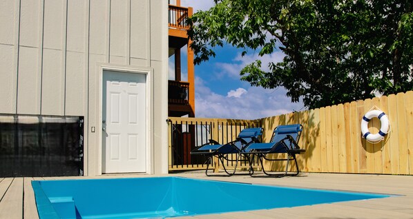 Private pool