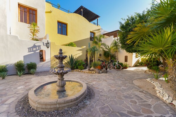 Casa Cabaña del Sur, 3beds, Office, 4 Bikes available for guests, beach chairs, and Beautiful Mountain View.