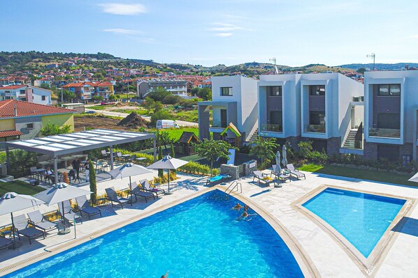 Shared Pool %26amp%3B Childrens Pool