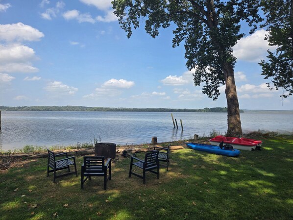 Firepit! Kayak! Pedal boat!