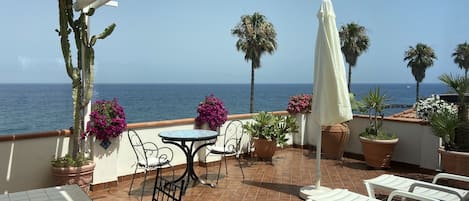 Terrazza lato spiaggia