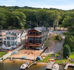 No matter which way you look, the view is gorgeous...from water, to beach, to green trees surrounding the community....nature is everywhere and luxury awaits you inside. Is it mountains? Is it beach? You decide.