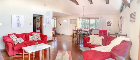 Vaulted ceiling living room