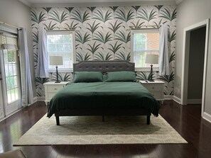 Master bedroom - King bed