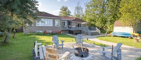 Fire Pit & Backyard