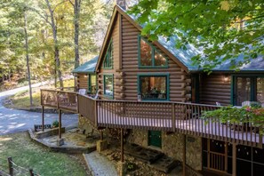 Cabin features a wrap around deck perfect for bird watching