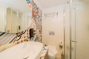 Necessary toiletries and clean towels will be provided for you to enjoy hotel-like quality.