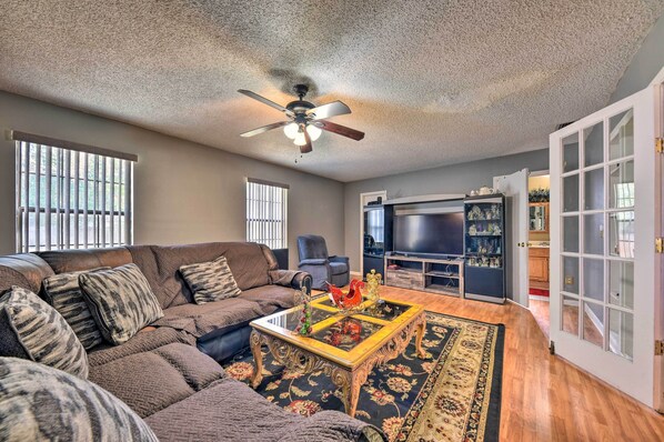 Jacksonville Vacation Rental | 2BR | 2BA | 2,200 Sq Ft | 1 Step to Enter