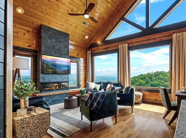 Chic, modern "Real" log cabin with Epic Smoky Mountain View