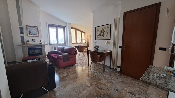 Soggiorno con smart tv 55 pollici