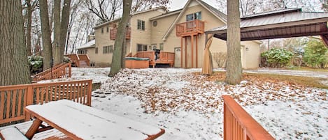 Ortonville Vacation Rental | 5BR | 4BA | Stairs Required for Access